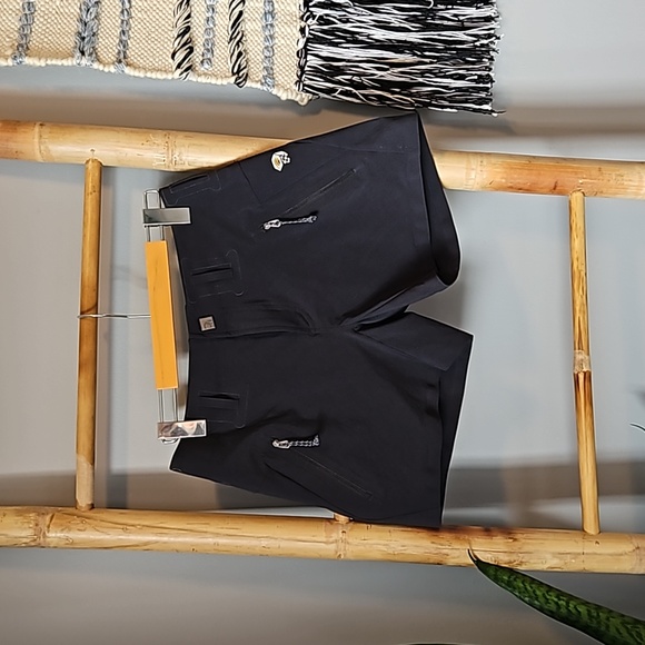 Mountain Hardwear Performance Shorts - Picture 2 of 10